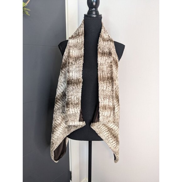 Karen Kane Soft Boho Lagenlook Faux Fur Open Front Asymmetrical Hem Vest Large‎ - Picture 1 of 6